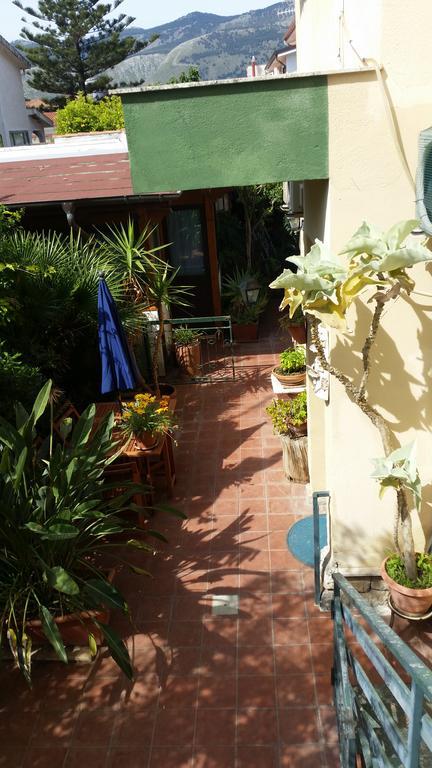 Apartment In A Villa A Mondello Eksteriør billede